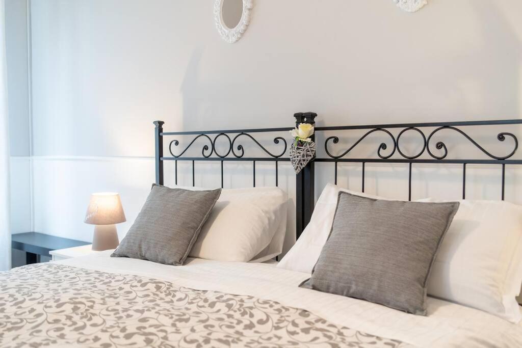 Terrazze Italiane City Center - White Apartment Верона Екстер'єр фото